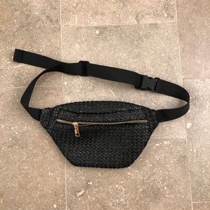 NWOT Weaven Black Fanny Pack
